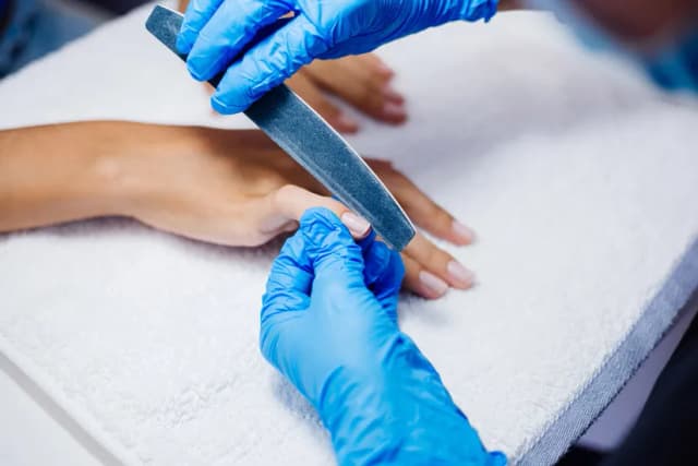 Manicure biologiczny na czym polega i jakie ma korzyści dla paznokci Manicure biologiczny na czym polega i jakie ma korzyści dla paznokci